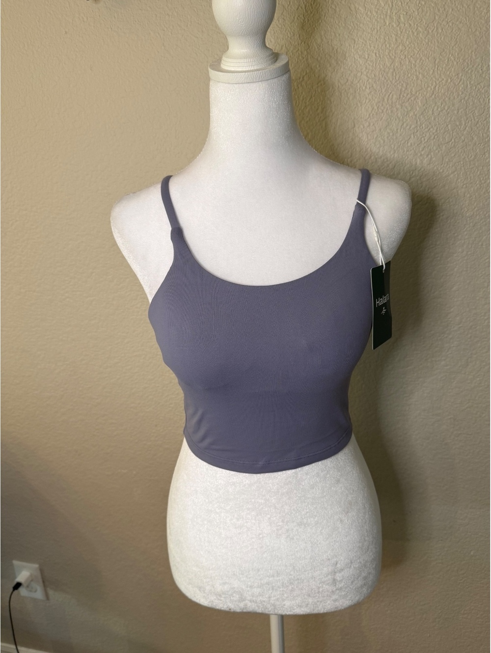 Halara XS Basic Padded Workout Cropped Low Support Tank Top in Sweet Lavender